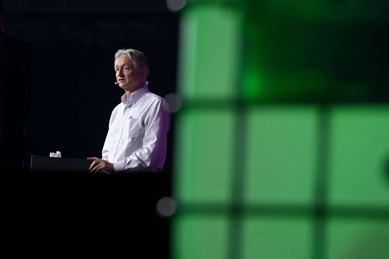 پدرخوانده هوش مصنوعی: گوگل در نبرد با OpenAI پیروز می‌شود