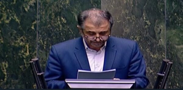 انتقاد از اهداف جناحی در تخریب تیم مذاکره‌کننده/ تعریف متفاوت نماینده مجلس از دیپلماسی: مذاکره فاصله‌ای برای «عوض کردن خشاب» است نه تسلیم